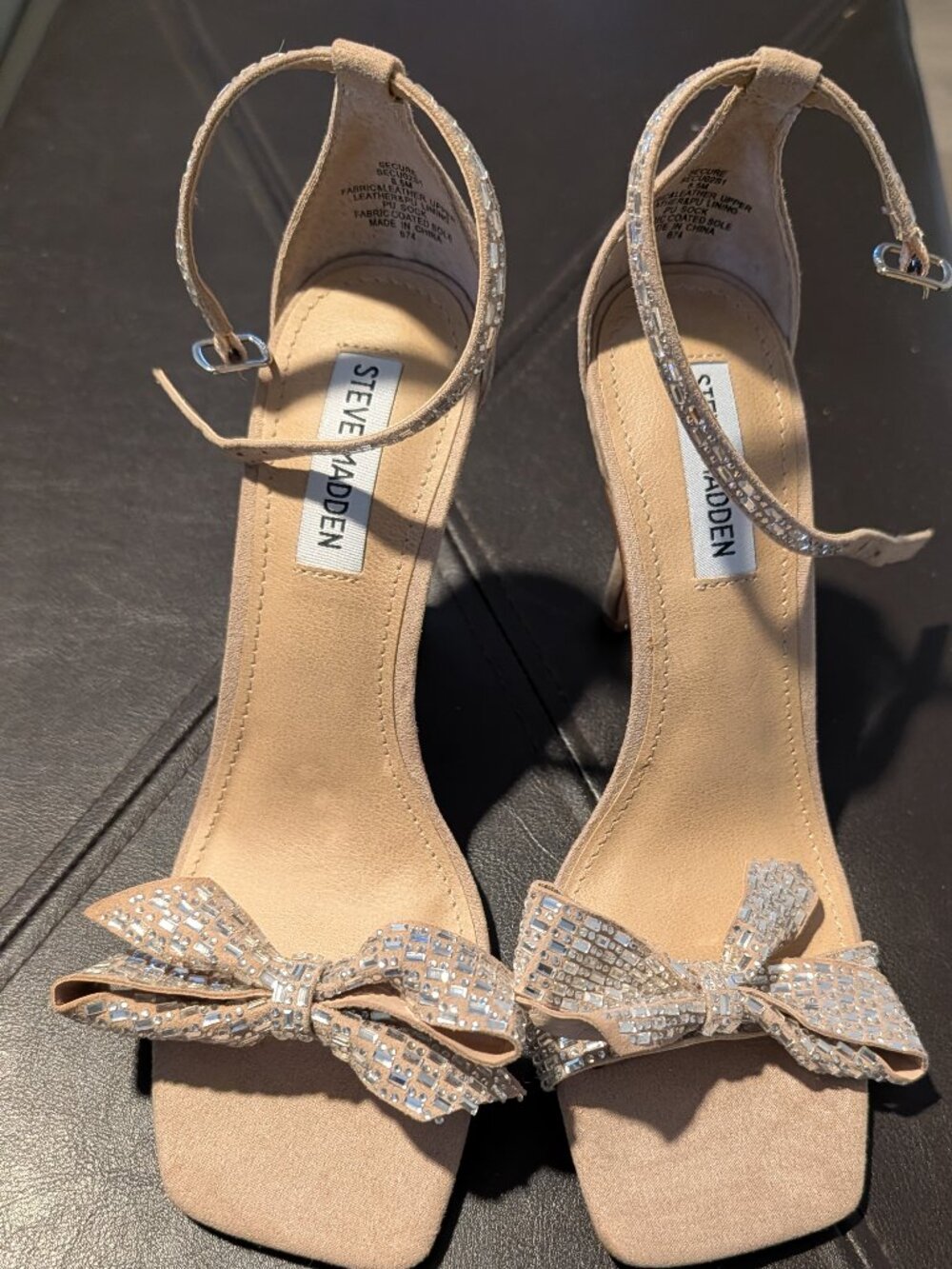 NEW STEVE MADDEN Nude Suede Rhinestone Bow Sandals Ankle Strap Heels Size 8.5